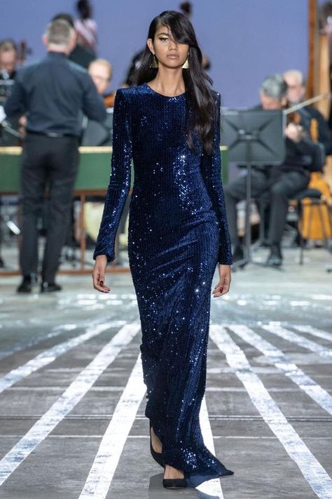 Carla Zampatti resort 2020 - Vogue Australia Winter Runway, Chanel 2020, Carla Zampatti, Winter Typ, Resort 2020, Vogue Germany, Exclusive Dress, Runway Trends, Stunning Gowns