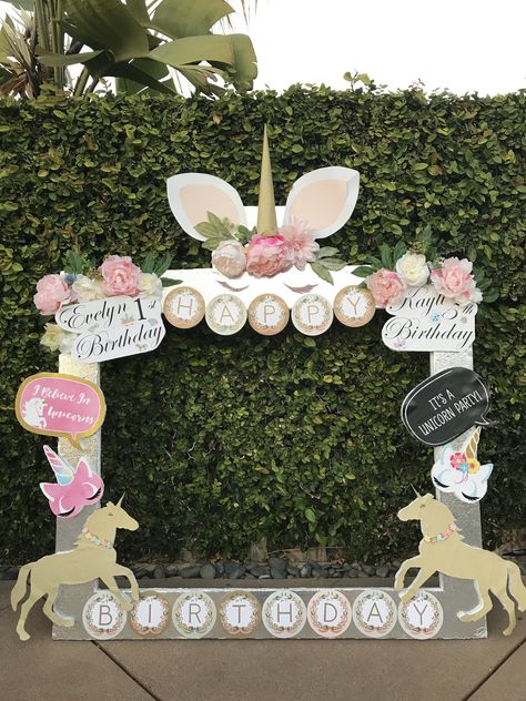 Evelyn & Kayli unicorn garden birthday party picture frame. Unicorn Garden Party, Picture Frames For Parties, Diy Unicorn Birthday Party, Unicorn Garden, Unicorn Birthday Party Decorations, Unicorn Themed Birthday Party, Unicorn Princess, Garden Party Birthday, Unicorn Birthday Party