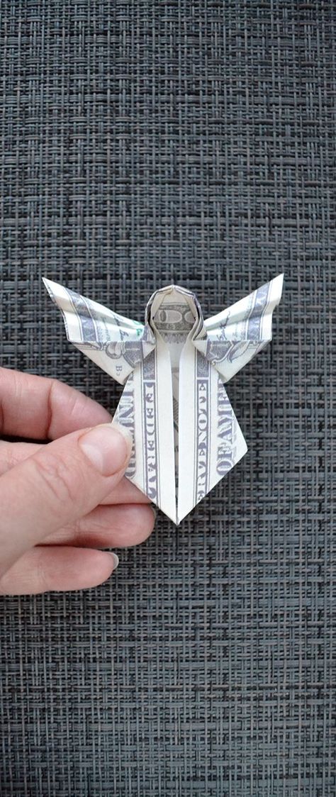 Oragami Christmas, Dollar Bill Gift, Easy Money Origami, Money Origami Tutorial, Money Gifts Christmas, Cool Origami, Christmas Angel Decorations, Folding Money, Origami Ornaments