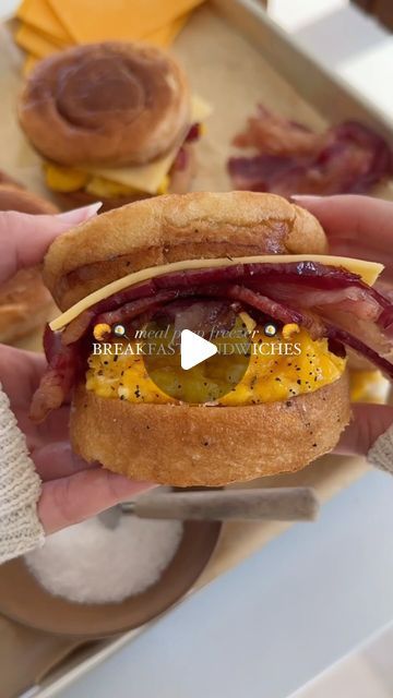 Hajar Larbah on Instagram: "Smoked Gouda and Beef Bacon brekkie sandwiches! I love meal prepping all sorts of breakfast sandwiches and keeping them in the freezer for those busy morning 🤎 full recipe on the blog as always!

#recipe #breakfast #brunch #mealprep #cooking #food #foodie #foodblog #food #instafood #yummy #eeeeeats #easyrecipe" Croissant Sandwich, Beef Bacon, Recipe Breakfast, Smoked Gouda, Busy Morning, Breakfast Sandwiches, Meal Prepping, Cooking Food, Breakfast Sandwich