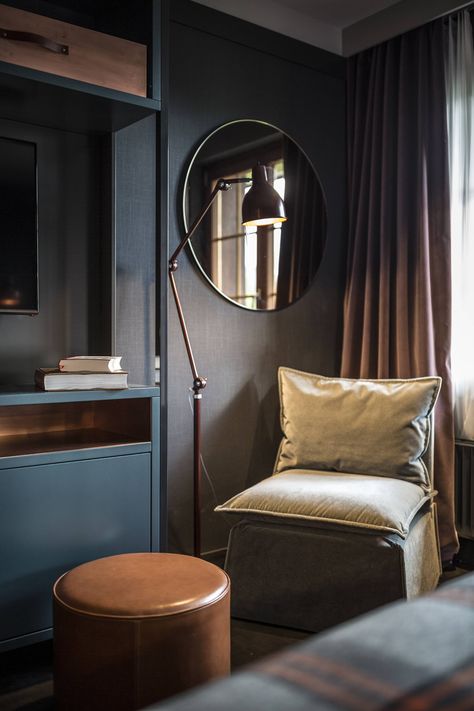 Leather furniture and an Anglepoise lamp create a corner perfect for reading Alpine Hotel, White Furniture Living Room, Victorian Furniture, Hotel Interiors, Pool Furniture, Design Hotel, Design Del Prodotto, Double Room, Hotel Design