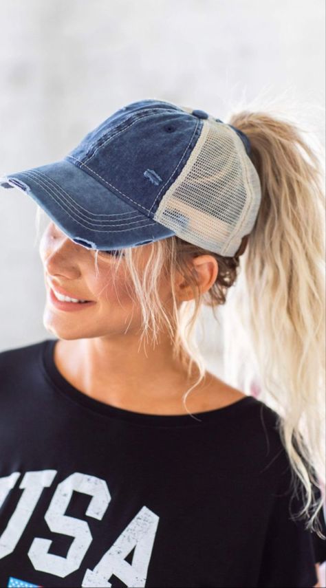 Ballcap Hairstyles, Ball Cap Hair, Cute Hairstyles With Hats, Ball Cap Hairstyles, Hairstyles Baseball Caps, Baseball Cap Hairstyles, Cap Hairstyles, Easy Trendy Hairstyles, Ponytail Baseball Cap