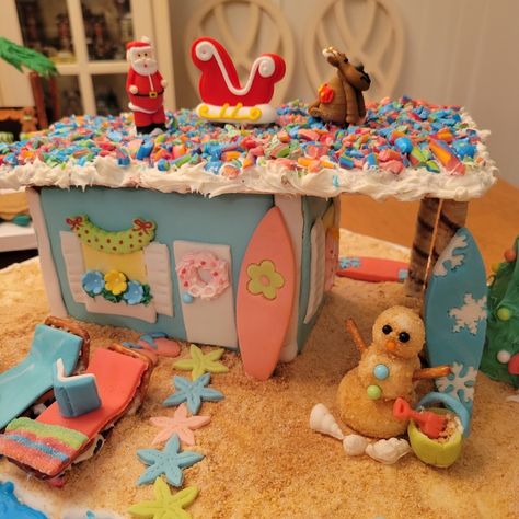 Beachy Gingerbread House, Movie Themed Gingerbread House Ideas, Gingerbread Beach House Ideas, Beach Theme Gingerbread House, Beach Gingerbread House Ideas, Gingerbread House Beach, Beach Gingerbread House, Gingerbread Beach House, Gingerbread Architecture