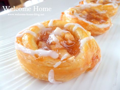 Apple Cream Cheese Danish, Crescent Roll Sheet, Apple Cream Cheese, Apple Cream, Canned Apple Pie Filling, Cream Cheese Danish, Holiday Cake, Apple Cheesecake, Canned Apples