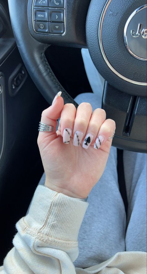 Barb Wire Acrylic Nails, Ace Of Spades Nail Art, Ace Spade Nails, Luke Combs Inspired Nails, Western Black And White Nails, Black Western Nails Acrylic, Western Barbed Wire Tattoo, Country Aesthetic Nails, Bobwire Nails