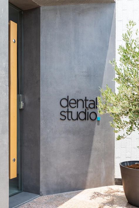 Dental Clinic Names Ideas, Dental Clinic Exterior Design, Dental Signage, Dental Office Logo, Dentistry Aesthetic, Dental Clinic Design, Dentistry Design, Dental Wall Art, Dental Design Interior