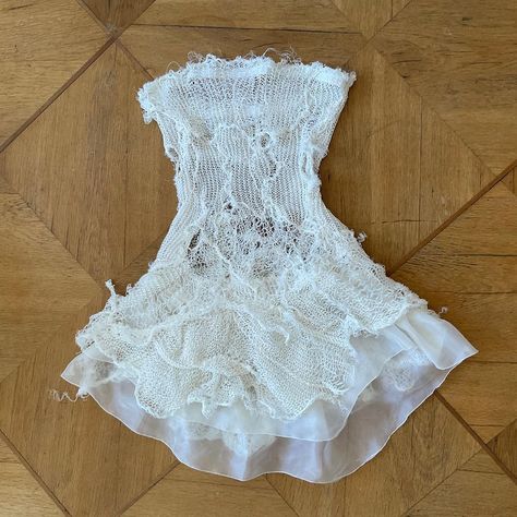 Distressed Outfit, Distressed Dress, Instagram Dress, Ballerina Dress, Strapless Mini Dress, Fashion Fits, Knit Fashion, Mode Inspiration, Crochet Fashion