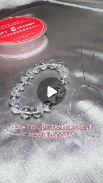 How To Secure Bracelets, How To Knot Elastic Bracelet, Easy Knots For Bracelets, How To Make Bead Bracelets With Elastic, Elastic Bracelet Ideas, Elastic Bracelet Knot, Diy Bracelets Tutorials Beads, Beaded Bracelets Diy Ideas, Elastic Bracelets Diy