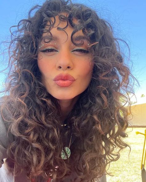 20 Gorgeous Curled Bang Hairstyles to Inspire Your Next Look Vanessa Hudgens Coachella, Vanessa Hudgens Hair, Curled Bangs, Long Curly Haircuts, Hair Styels, Layered Haircuts With Bangs, How To Cut Bangs, Curly Bangs, Voluminous Curls