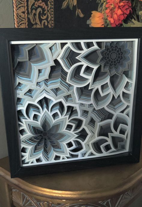 Entryway Contemporary, Layered Paper Art, Layered Mandala, 3d Mandala, Chalkboard Signs, Optical Illusion, Christmas Crafts For Kids, Optical Illusions, Paper Design