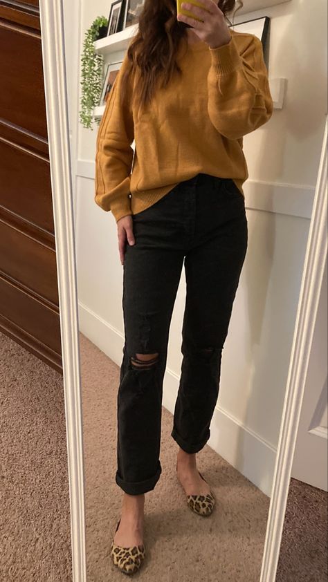 Cheetah Print Flats Outfits, Mustard Shoes Outfit, Mustard Yellow Sweater Outfit, Flats Fall Outfit, Mustard Sweater Outfit, Black And Yellow Outfit, Yellow Sweater Outfit, Black Shoes Outfit, Mustard Shoes