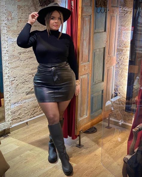 Faux Leather Skirt Outfit Plus Size, Black Leather Skirt Outfit Plus Size, Plus Size Leather Skirt Outfit, Clubbing Outfits Plus Size, Bodysuit Outfit Plus Size, Plus Size Leather Skirt, Hottie Outfits, Black Plus Size Outfits, Leather Skirt Plus Size