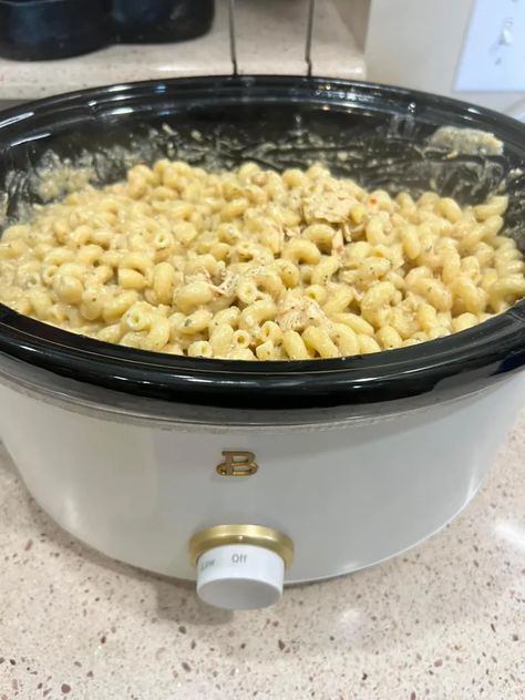 Buffalo Wild Wings Crockpot PARMESAN CHICKEN PASTA - Crazy Busy Mama Crockpot Parmesan Chicken, Wings Garlic Parmesan, Crazy Busy Mama, Garlic Parmesan Chicken Pasta, Parmesan Chicken Pasta, Garlic Parmesan Pasta, Crockpot Pasta Recipes, Slow Cooker Steak, Crockpot Pasta