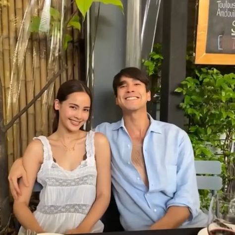 Urassaya Sperbund, Heart Overlay, My Love From The Star, Couples Poses For Pictures, Poses For Pictures, Love Couple, Couple Posing, Upcycle Clothes, Love Birds