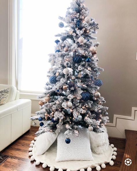 Hannukah Christmas Tree, Hanukkah Tree Decorations, Hanukkah Tree, Hannukah Menorah, Jewish Christmas, Hanukkah Traditions, Glam Christmas Tree, Blue Christmas Decor, Chanukah Decor