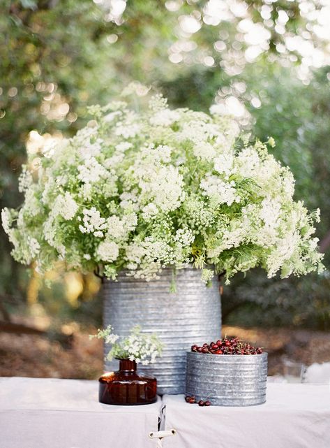 rustic centerpiece metal vessel Spring Theme Party, Wedding Flower Alternatives, Rustic Wedding Foods, Queen Anne Lace, Rustic Wedding Colors, Rustic Wedding Showers, Green Centerpieces, Rustic Wedding Cards, Deco Champetre