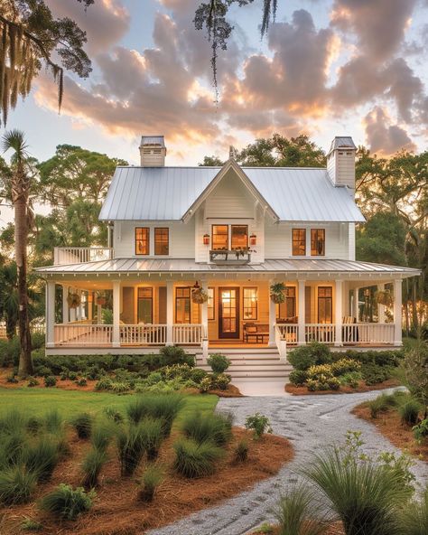 Tour this Carolina coastal farmhouse with warparound porch. The interior is gorgeous Bloxburg Styles, Estilo Farmhouse, White Modern Farmhouse, Large Farmhouse, Dream Farmhouse, Barn Style House Plans, House Dream, Dream Life House, Design Boards