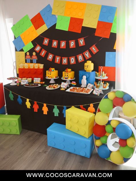 The best Lego birthday decorations - Coco's Caravan Lego Theme Decor, Lego Duplo Birthday Party, Lego 7th Birthday Party, Lego Birthday Party Diy, Lego Birthday Decor, Legos Party Ideas, Lego Birthday Cake For Boys, Diy Lego Decorations, Lego Backdrop