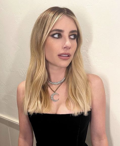 Emma Roberts Blonde, Emma Roberts Hair, Emma Roberts Style, Madison Montgomery, Face Details, Emma Rose, Girls Support Girls, Gala Events, Emma Roberts