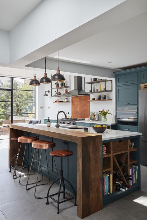 How to seal a butcher block countertop | Real Homes Desain Pantry, Budget Kitchen Remodel, Home Design Diy, Kitchen Inspiration Design, Kitchen Diner, Kitchen On A Budget, Kitchen Projects, Kitchen Remodel Idea, Open Plan Kitchen