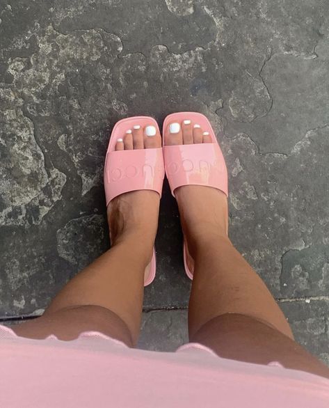 Jelly Gucci Sandals #sandals #flipflops #slides #fashion #luxury #blackgirlluxury #springstyle #summerstyle Gucci Rubber Sandals Outfit, Gucci Jelly Sandals Outfit, Trendy Pink Slide Sandals, Trendy Pink Slides For Spring, Gucci Spring Slip-on Slides, Gucci Designer Slip-on Slides, Pink Gucci Slip-on Sandals, Platform Sandals Outfit, Lady In Pink