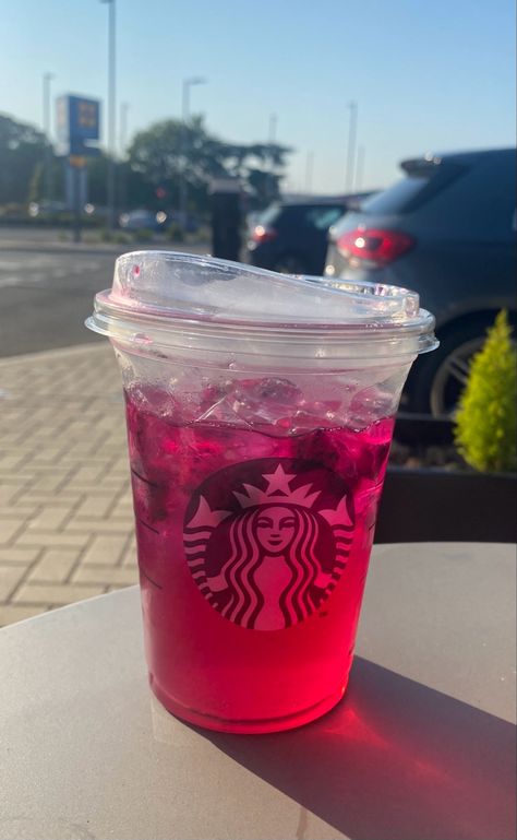 Mango Dragonfruit Lemonade, Starbucks Partner, Dragonfruit Lemonade, Mango Dragonfruit Refresher, Dragonfruit Refresher, Lemonade Water, Starbucks Summer, App Login, Boujee Aesthetic