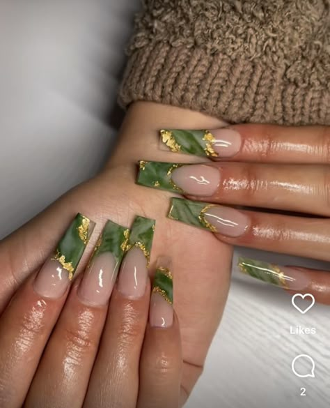 Hunter Green And Gold Nails Acrylic, Beige Green Nails, Olive Green And Gold Nails, Olive Green Acrylic Nails, Brown And Green Nails, Green Autumn Nails, Nails Olive Green, Army Green Nails, Summa Nails