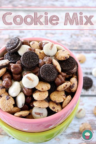 Mientras veo una película... Oreo Smoothie, Trail Mix Recipes, Chex Mix Recipes, Snack Mix Recipes, Friday Nights, Chex Mix, Cookie Mix, School Snacks, Favorite Movie