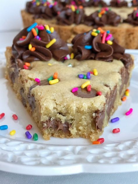 Cookie Cakes Birthday Designs, Big Cookie Cake, Cookie Empire, Homemade Cookie Cakes, Chocolate Chip Cookie Pizza, Chocolate Chip Cookie Cake Recipe, Giant Cookie Cake, Skillet Cookies, Giant Chocolate Chip Cookie