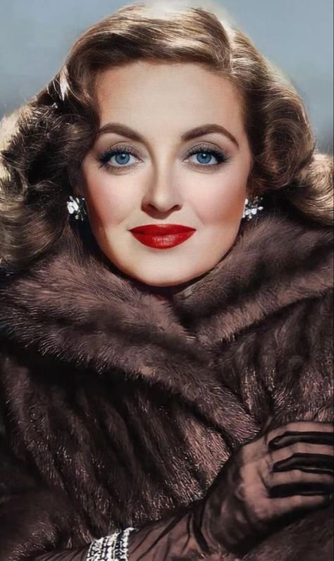 Bette Davis Old, 1930’s Makeup, Bette Davis Eyes, Betty Davis, Classic Hollywood Glamour, All About Eve, Old Hollywood Stars, Bette Davis, Golden Years