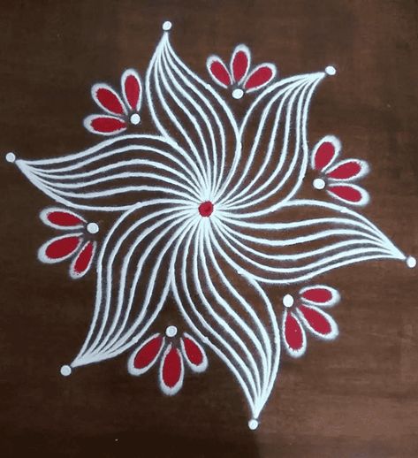 Basic Rangoli, Small Free Hand Rangoli, Simple Rangoli With Dots, Pattern Design Drawing, Easy Rangoli Designs Videos, Very Easy Rangoli Designs, Rangoli Designs Photos, Rangoli Designs Simple Diwali, Rangoli Side Designs