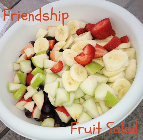 Friendship Fruit Salad via www.aroundmyfamilytable.com Friendship Fruit Salad, Fruit Salad For Kids, Friendship Salad, Salads For Kids, Preschool Cooking, Fruit Salad Recipe, Preschool Snacks, New Fruit, Fruit Salad Recipes