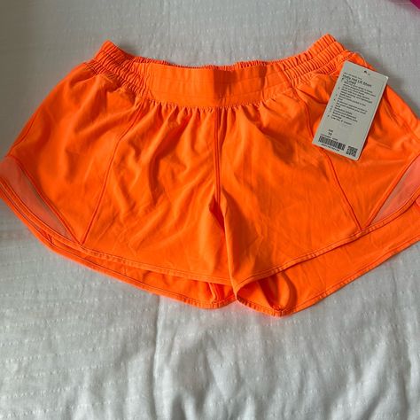 Lululemon Hotty Hot Lr Short 4” Inseam. Low Rise. Size 10tall New With Tags. Color Is Highlight Orange. Orange Lululemon Shorts, Lululemon Outfit Fashion, Gazelle Outfit, Candyland Invitations, Lulu Fits, Adidas Gazelle Outfit, Lululemon Outfit, Birthday Clothes, Closet Wishlist