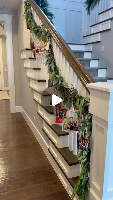 Erin Rollins / Sunny Side Up ☀️ on Instagram: "Loving this cute bead garland with clothespins! (Type “links” for sources!) The perfect way to display holiday cards. 🫶🏻 I have always hung our family Christmas cards from past years on my stair garland but I usually tie the cards on with ribbon! My cute friend/photographer Christin @weheartstudio had this bead garland in her home and when I realized the clothespins were attached I couldn’t order it fast enough. Such a beautiful and easy solution! 👏🏻 The bead garland comes in a 4 ft size and a 7 ft size and I have two of the 7 ft strands on my stairs. They would also be beautiful on a mantel or blank wall! So many options. This spot in my home is my favorite with the holiday cards and my kids’ Santa pics. ❤️ One week from today! 🎅🏻 *Sour Christmas Garland Stairs, Stair Garland, Christmas Garland On Stairs, Santa Pics, Christmas Stairs, Garland Ideas, Staircase Wall, Staircase Decor, Christmas Decor Inspiration