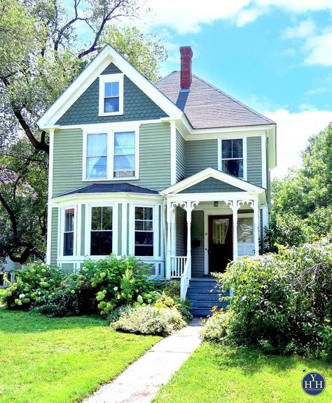 Folk Victorian House, Victorian House Colors, Cottage Core House, Queen Anne House, Freeport Maine, Victorian Exterior, Clapboard Siding, Shingle Siding, Shingle Exterior