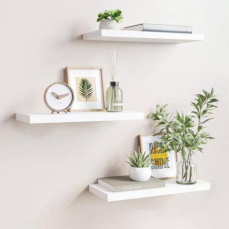 Long Wall Shelves, Floating Storage Shelves, White Wall Shelves, Floating Shelves Bedroom, Black Floating Shelves, Shelves For Wall, White Wood Wall, White Floating Shelves, Regal Design