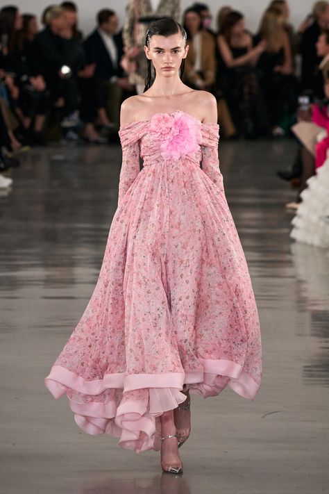 Giambattista Valli Fall 2022, Giambattista Valli Dress, Giambattista Valli Haute Couture, Rose Fushia, Ellie Saab, Giambattista Valli, Fall 2022, Fashion Show Collection, Looks Style