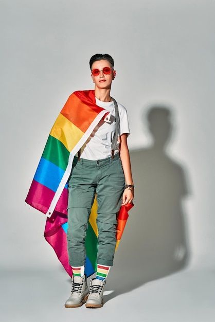 Pride Photoshoot Ideas Studio, Pride Month Photoshoot Ideas, Pride Flag Pose Reference, Pride Poses Drawing, Pride Photoshoot Ideas At Home, Pride Poses, Pride Photoshoot Ideas, Pride Photoshoot, Queer Photography