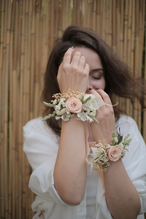 This stunning corsage will match with our salmon color bouquet perfectly. When the bridesmaids enjoy our bouquet, they can also enjoy this corsage as well. The pictures of you will make a remarkable difference at your wedding with these items. Please check the link below for our matching Bouquets.  https://www.etsy.com/listing/1156912797/bridal-bouquet-bridal-accessories?click_key=db42448dce55690e165178e206f966d67a0f2458%3A1156912797&click_sum=86c3e8f3&ref=shop_home_recs_17&frs=1&crt=1 Please ch Fall Corsage, Boho Corsage, Handmade Bridal Hair Accessories, Color Bouquet, Bridal Corsage, Wedding Corsages, Bridesmaid Corsage, Rose Corsage, Flower Corsage