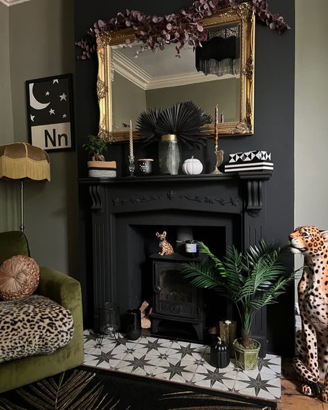 Moody Maximalist Decor, Garden Dining Room, Dark Maximalist, Moody Maximalist, Thursday Mood, Maximalist Living Room, Black Fireplace, Maximalist Home, Victorian Fireplace