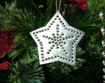 Punched Tin Patterns, Tin Punch, Pop Can Crafts, Tin Foil Art, Aluminum Foil Art, Tin Can Art, Aluminum Can Crafts, Tin Star, Tin Ornaments