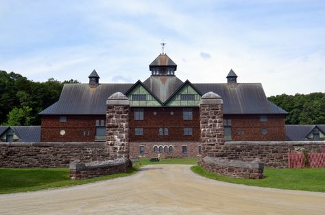 The Farm Barn serves as the main headquarters at Shelburne Farms. Shelburne Vermont, Fall Foliage Trips, Cheese Festival, Farm Cheese, Rainbow Festival, Vermont Farms, American Mansions, New England States, New England Travel