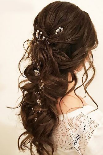 Bridal Hair Half Up, Rambut Brunette, Shoulder Hair, Half Updo, Wedding Hair Inspiration, Funky Hairstyles, Wedding Hair Down, Hairstyle Gallery, Half Up Half Down Hair