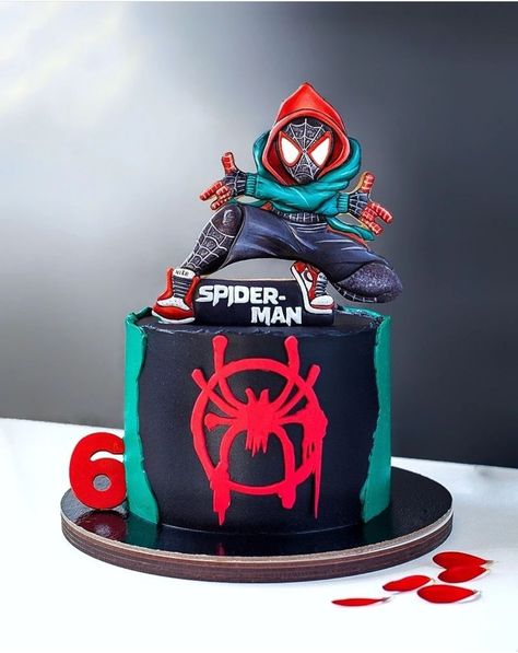 Spiderman Cake Birthday For Kids, Boys Bday Cakes, Spiderman Birthday Party Decorations, Spiderman Birthday Cake, 7th Birthday Party Ideas, Spiderman Birthday Party, Cookie Cake Birthday, Miles Morales Spiderman, Party Themes For Boys