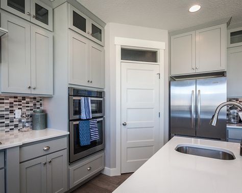 Fridge next to pantry Kitchen Layout U Shaped, Corner Kitchen Layout, Corner Kitchen Pantry, Pantry Interior, Kitchen Pantry Cupboard, Pantry Layout, Pantry Decor, Simple Kitchen Remodel, Corner Pantry