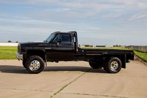 Tow Rigs - Flatbed Square Body 🖤 Flatbed Truck Beds, Custom Flatbed, Custom Truck Beds, Hot Wheels Cars Toys, Trucks Lifted Diesel, Truck Flatbeds, Overland Truck, Vintage Pickup Trucks, Auto Retro