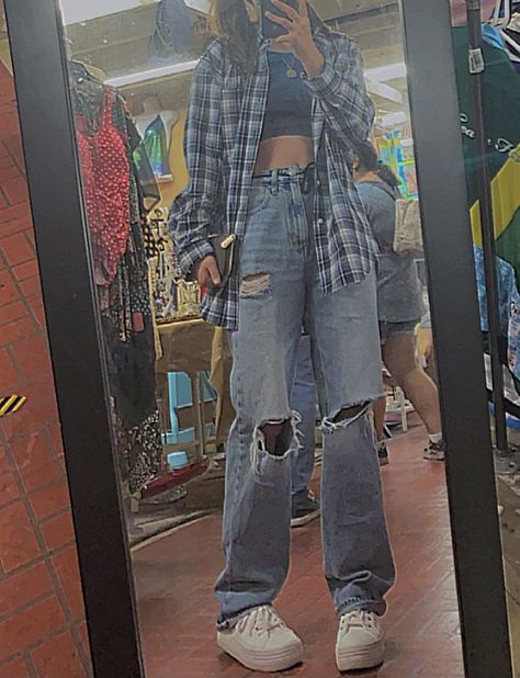 Blue Ripped Jeans Outfit Aesthetic, Ripped Jeans Outfit Inspiration, Blue Plaid Flannel Outfit, Pretty Outfits Aesthetic Jeans, Outfits With White Flannel, Alt Outfits With Blue Jeans, Ripped Jeans And Crop Top Outfit, Aesthetic Crop Top Outfits With Jeans, How To Style A Flannel With Jeans