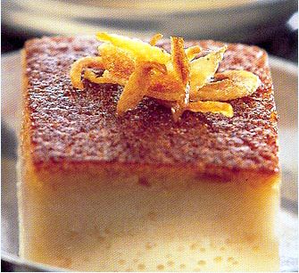 Coconut Custard - 1 1/2 cups coconut milk, 6 eggs, beaten, 3/4 cup palm sugar, 1 tsp vanilla, 1/2 teaspoon salt, Bake at 350F for 30 minutes - could add coconut flour for texture. Vegetariese Resepte, Malay Dessert, Thai Deserts, Asian Cakes, Asian Dessert, Chinese Dessert, Coconut Custard, Palm Sugar, Thai Coconut