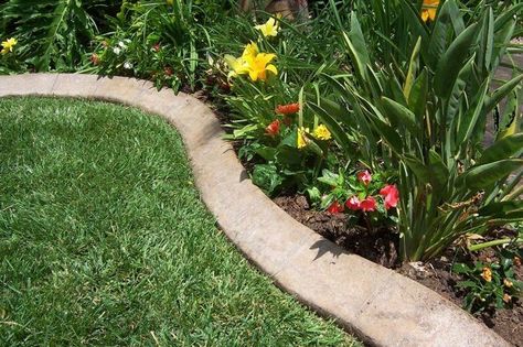 Concrete Garden Edging, Landscape Edging, Lawn Edging, Concrete Garden, Garden Edging, Garden Borders, Gorgeous Gardens, Flower Bed, Lawn And Garden