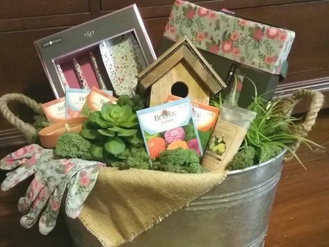 Gardening Basket🌱...trowel and spade, kneeling pad, gloves, birdhouse, seed packets, succulents, citronella candle, hand lotion. Gardening Basket, Christmas Plants Gifts, Theme Baskets, Gardening Gift Baskets, Citronella Candle, Wine Country Gift Baskets, Basket Gifts, Raffle Basket, Kneeling Pad